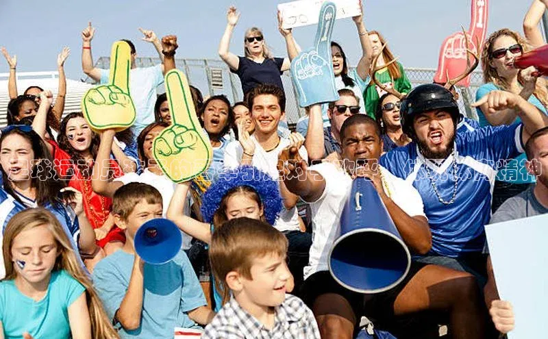 新宝gg在线注册华扬联众足球运动员孩子的善举引起对手欢呼，体现体育精神